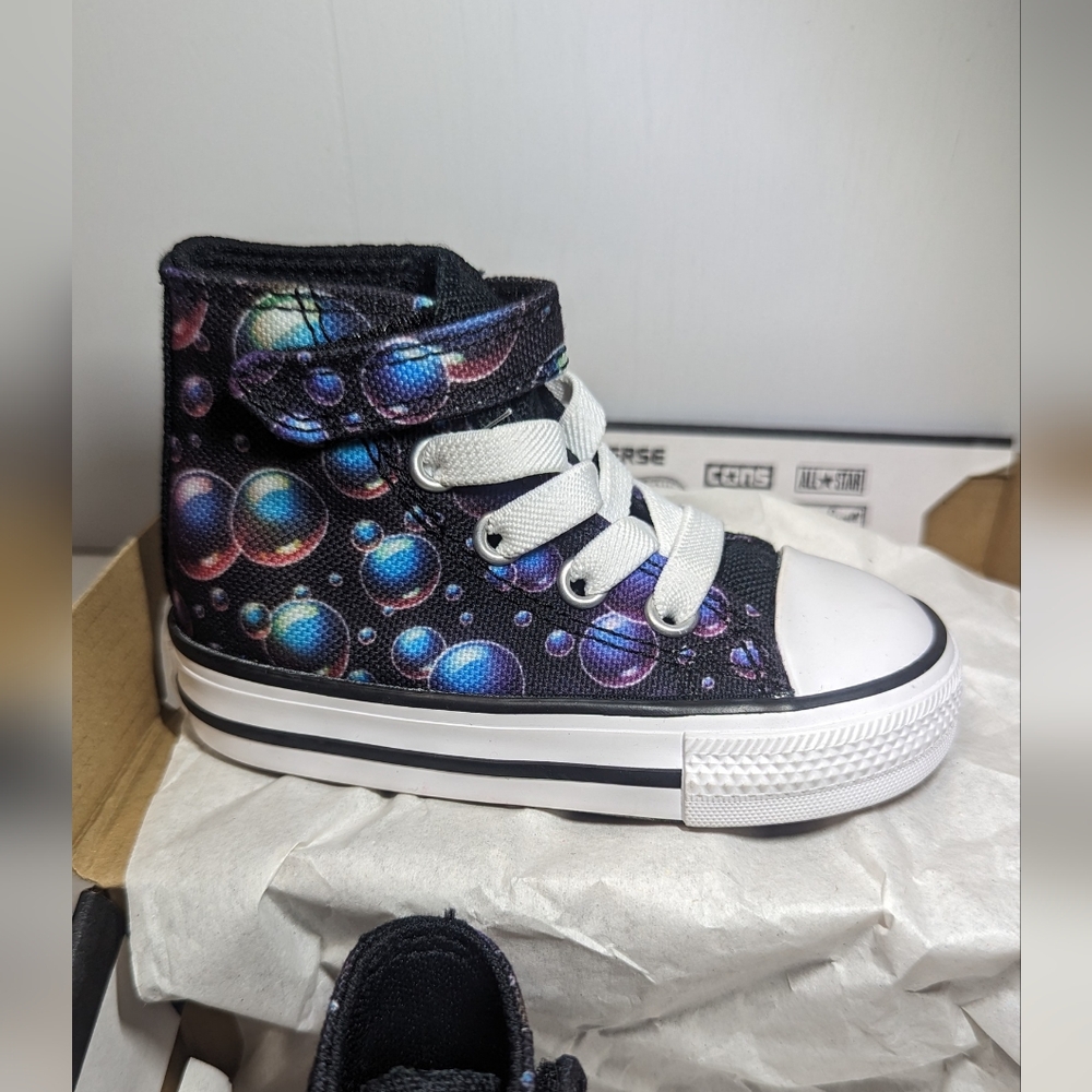 Converse Chuck Taylor All Star Hi Sneaker Black Bubbles Size 4 Infant.